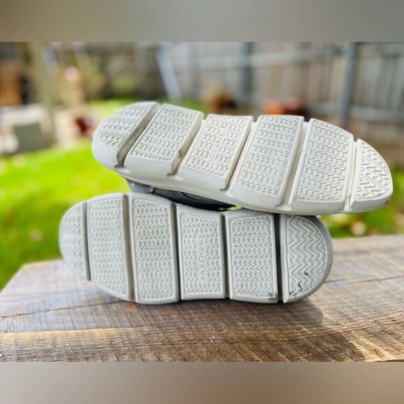 Skechers Garza-Romano Men’s Gray & Taupe Sneaker Slip Ons. Size 9 - Picture 7 of 11